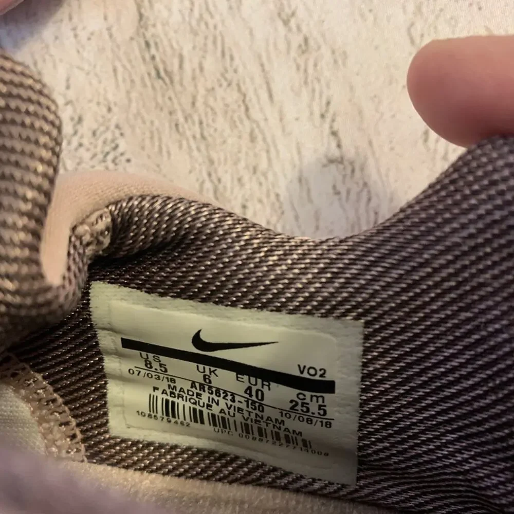 NIKE Women’s MetCon FlyKnit 3 Pink Sneakers / Size: 8.5